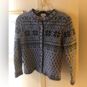 🎄L.L. Bean Lambs’ Wool Sweater -617 $35 or $30 w/offer
